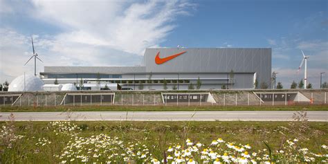 nike laakdal adres